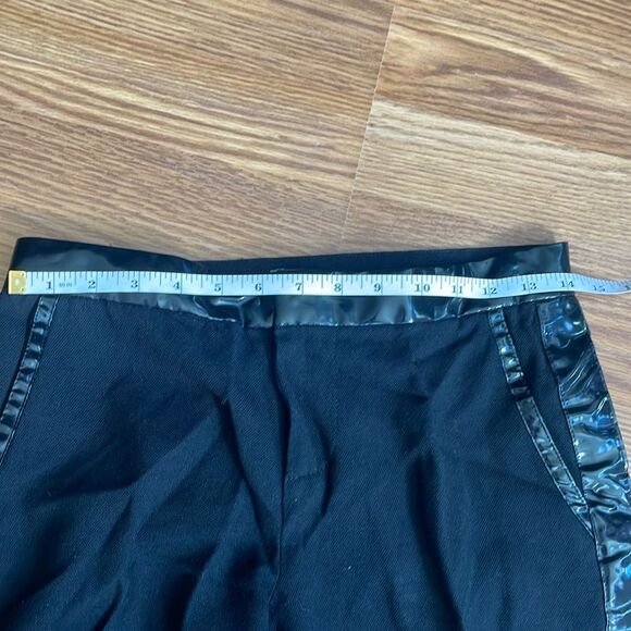 MARC JACOBS Black Capri Crop Pant Womens Patent Leather Detail Wool $228 - Picture 2 of 12
